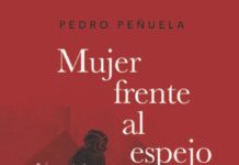 mujer frente al espejo