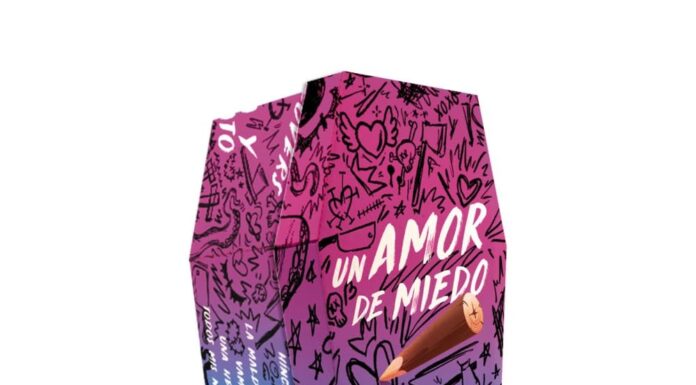 Estuche Un amor de miedo con forma de ataúd (Faeris Editorial)
